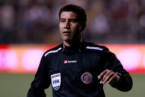 Walter Quesada Arbitro Tico para el juego América -Ferreti