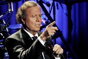 Julio Iglesias Trump es un payaso