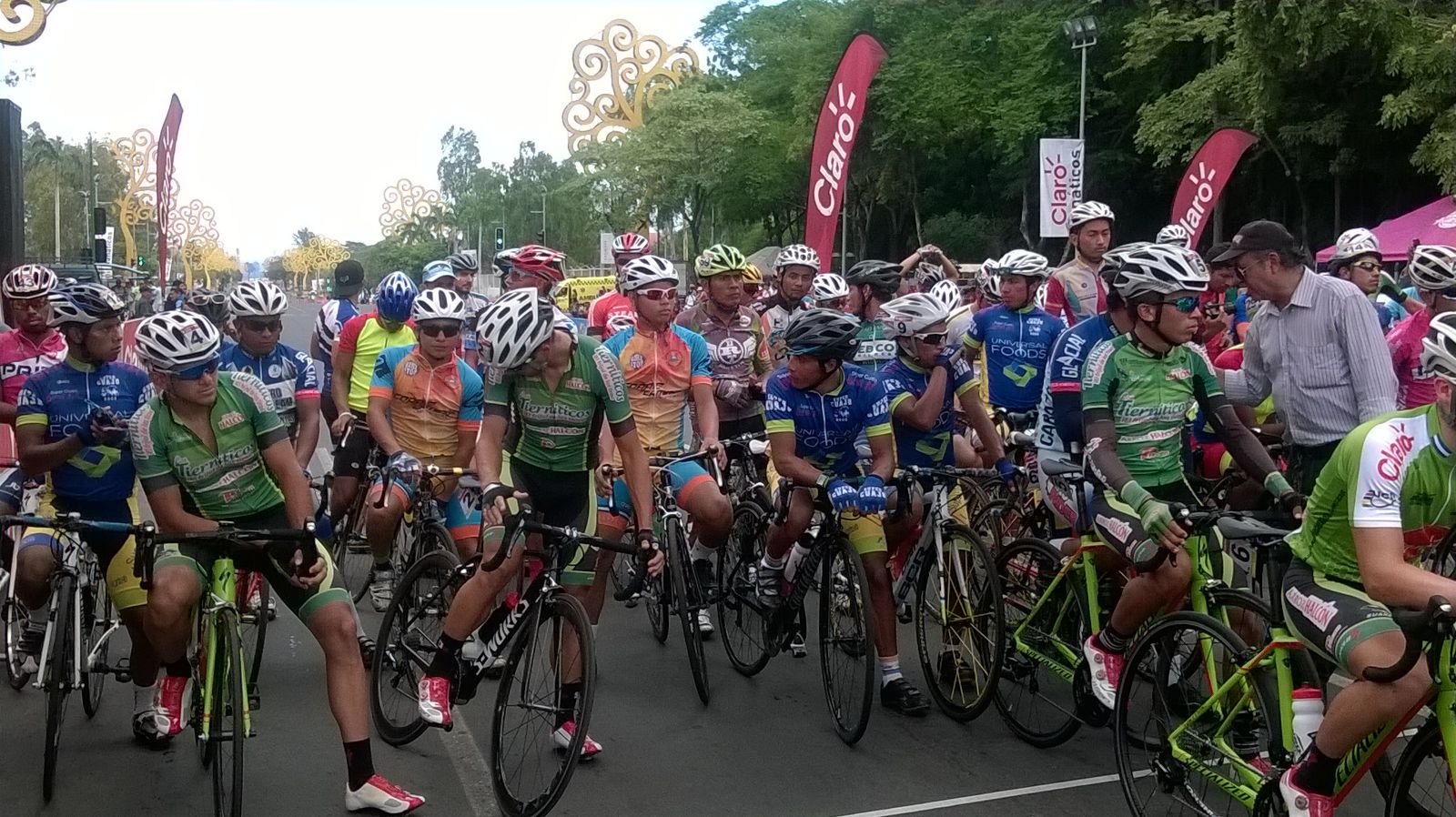 Ticos ganan Vuelta Ciclística Claro 2015