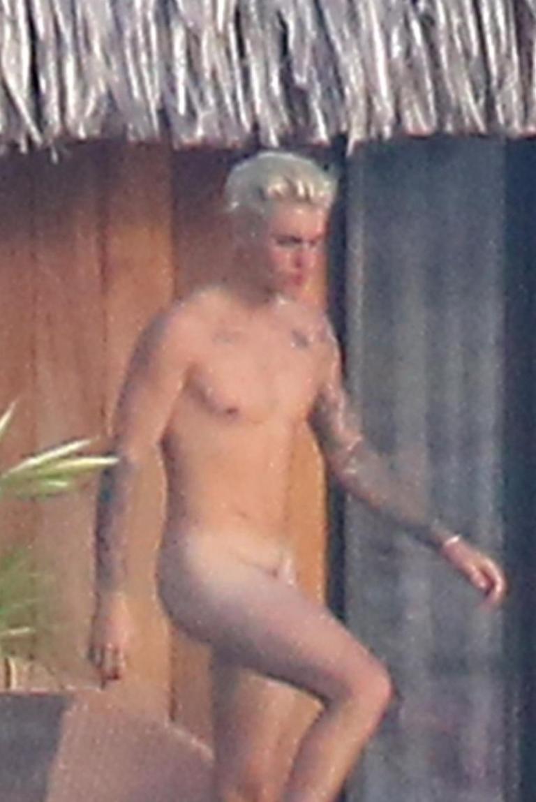 Publican fotos de Justin Bieber totalmente desnudo