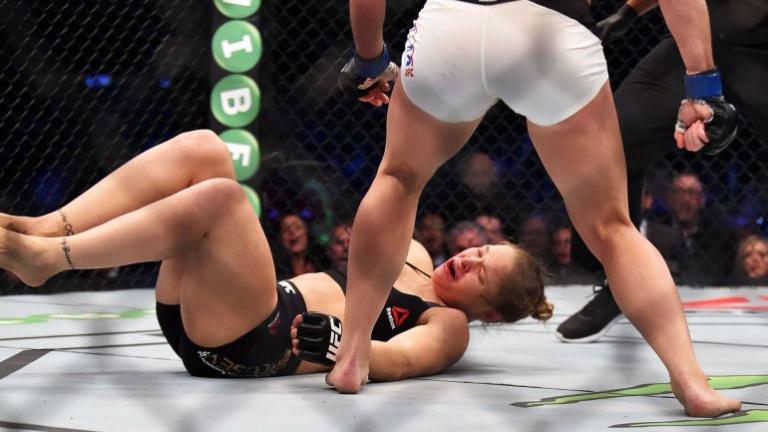 Floyd Mayweather quiere entrenar a Ronda Rousey