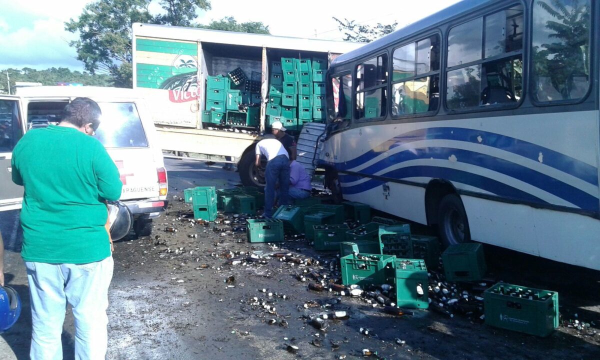 Accidente en Chontales: 10 heridos tras choque de vehículo