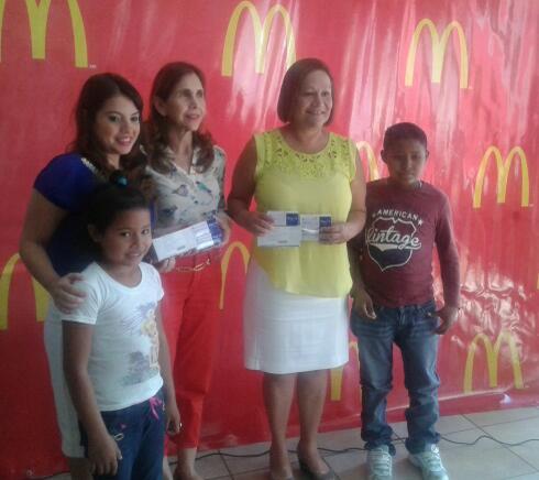 McDonald's entrega donativo a CONANCA