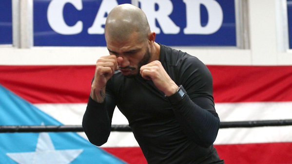 Miguel Cotto ya está en Las Vegas para su pelea ante el Canelo