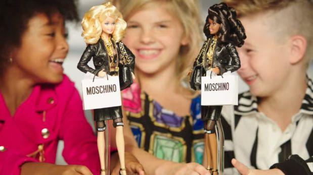 ¡Niño juega con Barbie! ¡Impresionante comercial de Moschino en YouTube!