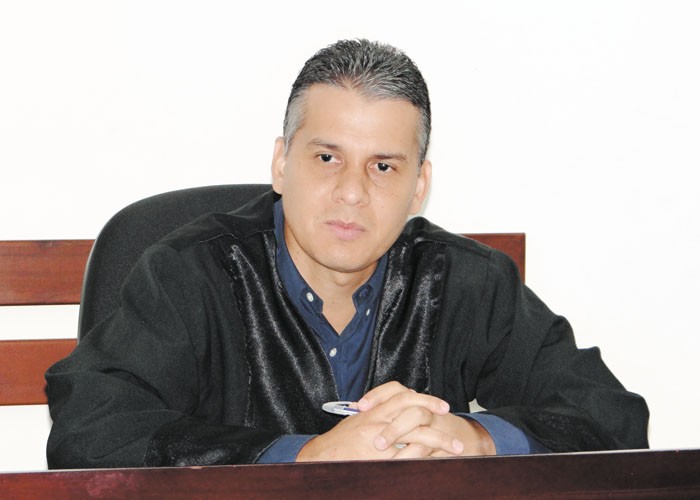 El Juez Henry Morales