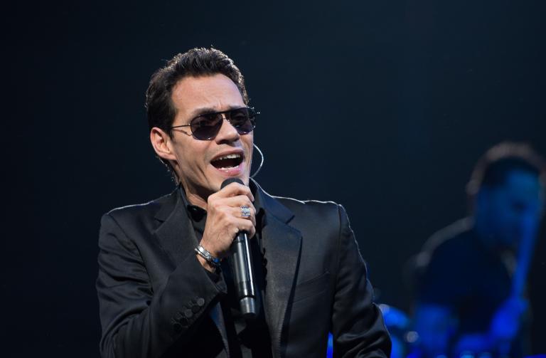 Marc Anthony funda agencia deportiva