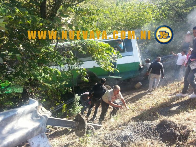 6 muertos y más de 50 heridos en accidente de autobús en El Guayacán, Matagalpa