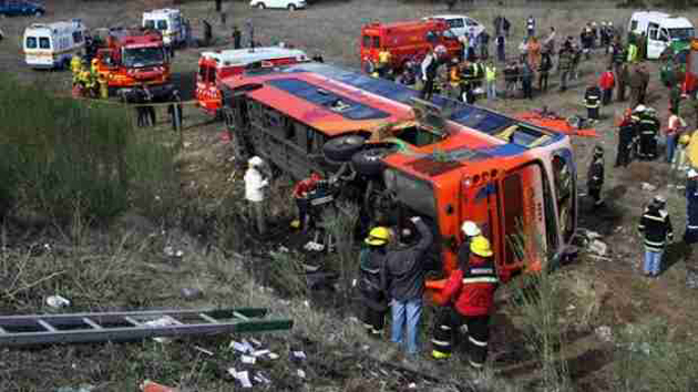 5 muertos y 30 heridos al chocar un autobús y un camión en Chile