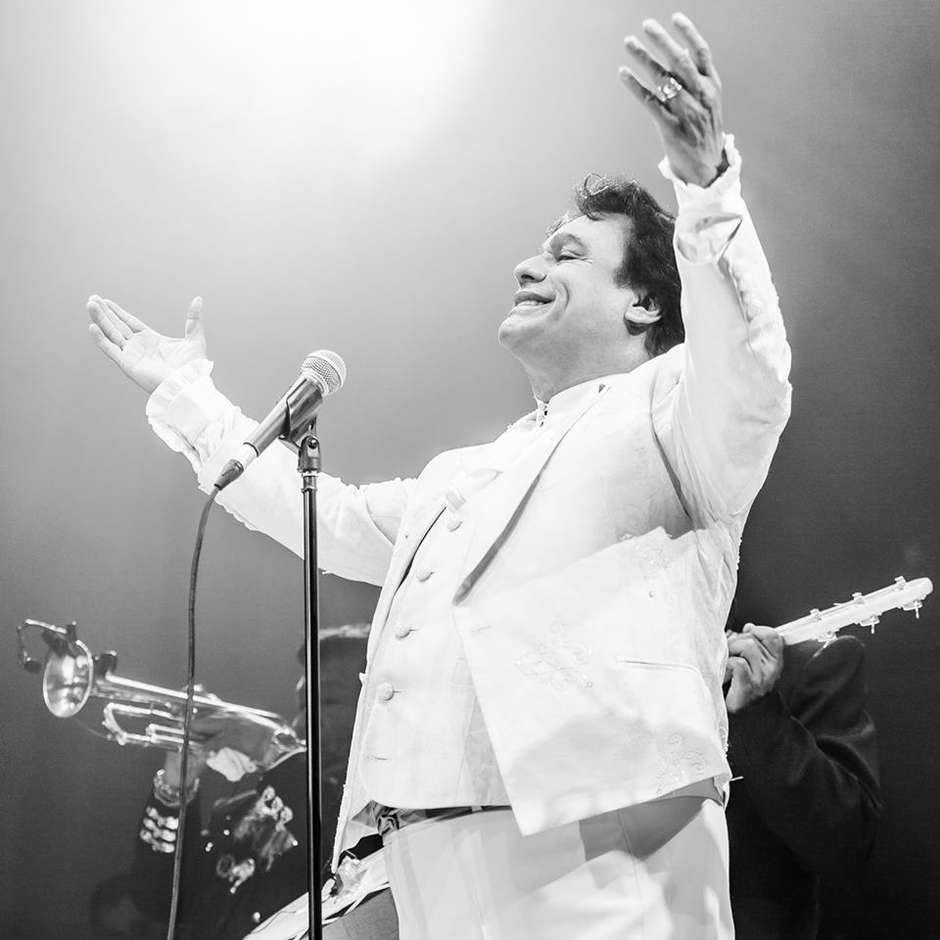 Juan Gabriel compone canción para el Papa