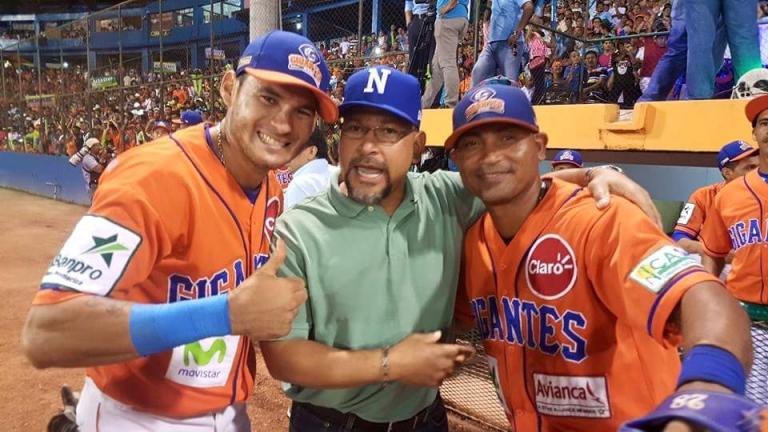 Benard estuvo en Rivas «escauteando» a los peloteros nacionales