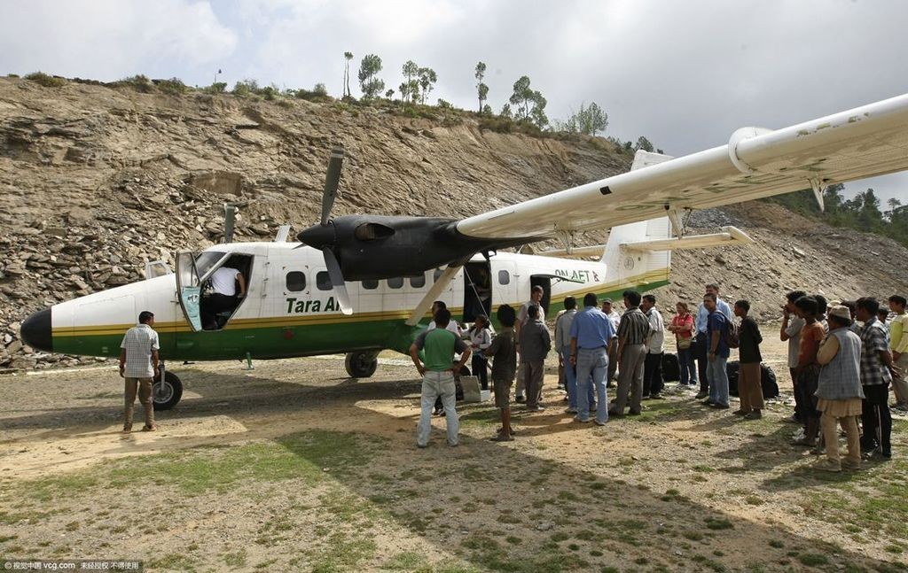 23 personas murieron al estrellarse un avión en Nepal