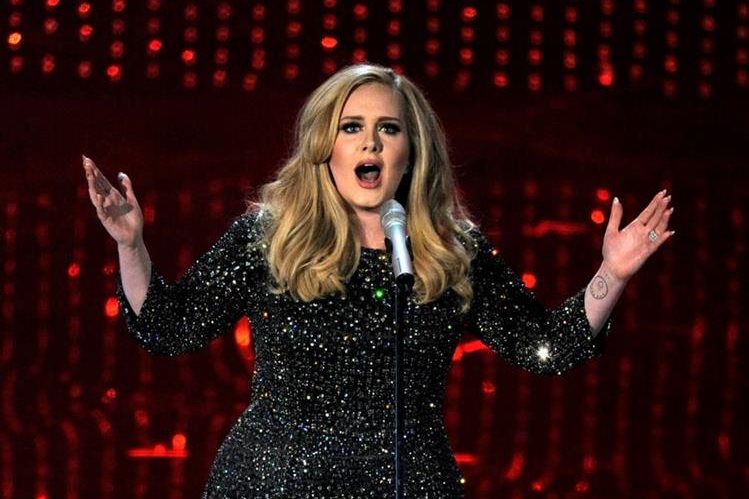 Adele es nombrada Artista del Año 2015