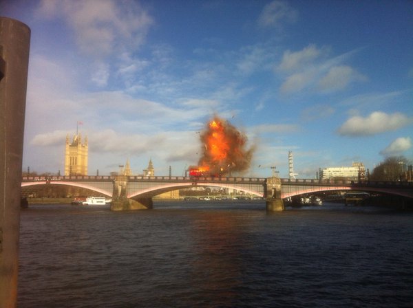 Explosión de bus causa polémica en la ciudad de Londres