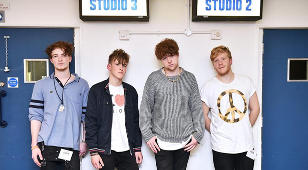 Mueren en accidente de tránsito miembros de la banda Viola Beach