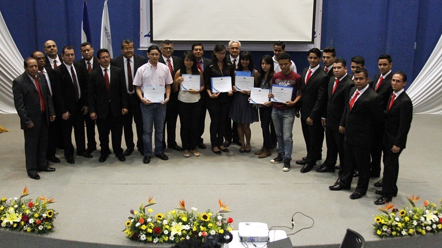 Universidad de Ingeniería celebra sus 33 años