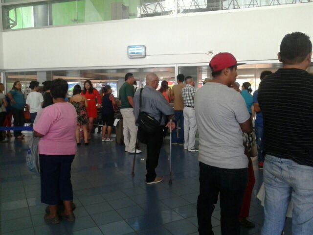 gente en aeropuerto sandino4