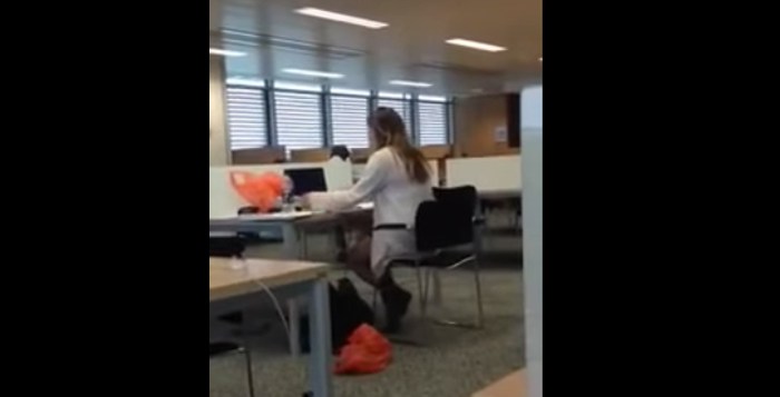 La vergüenza de ver porno en el trabajo: ¡Increíble historia!