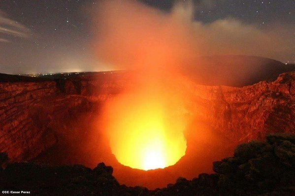 volcan masaya lago de lava