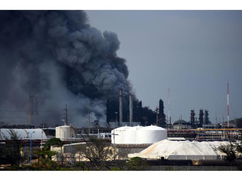 13 muertos por explosión en una planta química en México