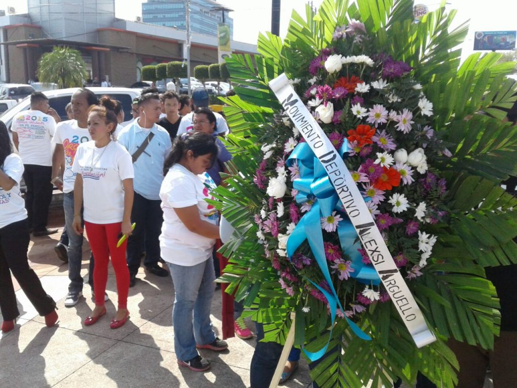 Jóvenes celebran el 64 aniversario del tricampeón Alexis Argüello2