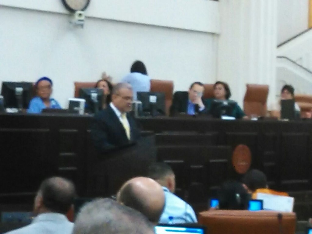 Ovidio Reyes en asamblea nacional de Nicaragua