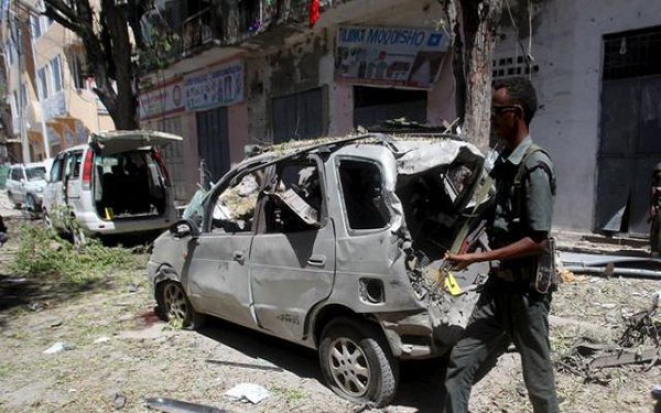 Un coche bomba mató a 5 personas en un edificio gubernamental en Somalia