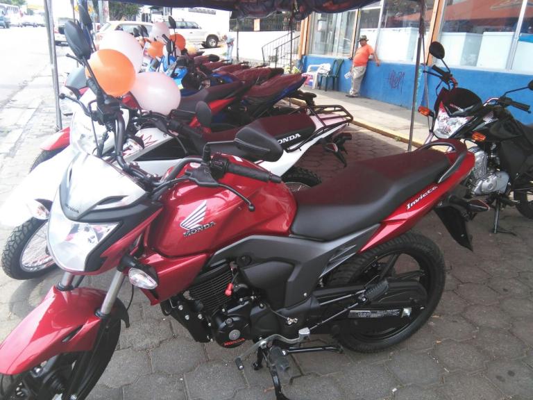 Estrena tu moto con Almacenes Tropigas, en saludo al 1° de Mayo