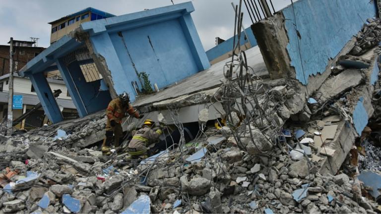 Terremoto en Ecuador: balance oficial sube a 272 muertos y 2.527 heridos
