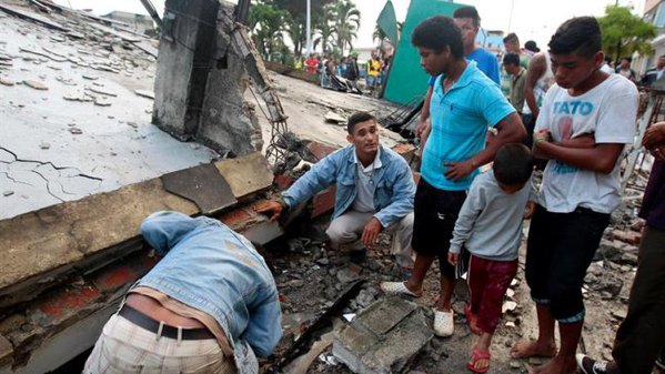 La cifra de víctimas del terremoto en Ecuador sube a 413