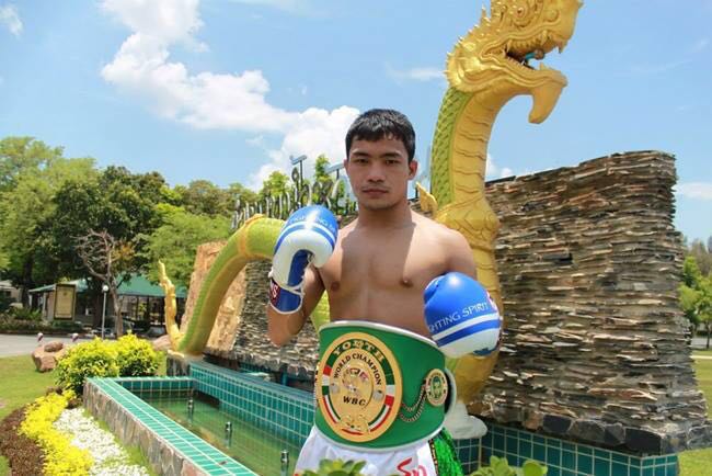 Gallito Rojas ante un campeón de Muay Thai