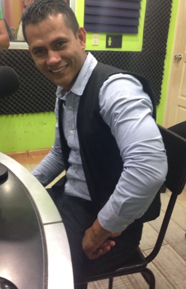 El cantautor leonés Henry Brenes