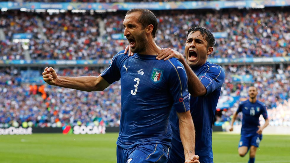 Italia derrota a España 2-0 y se enfrenta a Alemania