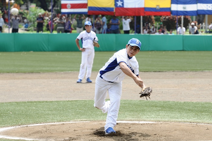 Managua,Nicaragua21/10/2015 Fidel Loaisiga, del equipo de nicaragua, Torneo panamericano de beisbol infantil sub-12 en el estadio Roberto Clemente, del parque  Luis Alfonso. Seleccion nacional de Nicaragua vs Seleccion nacional de Mexico. foto:Jader Flores/La Prensa