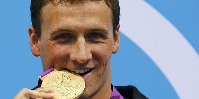 ¿Por qué los atletas muerden sus medallas olímpicas?