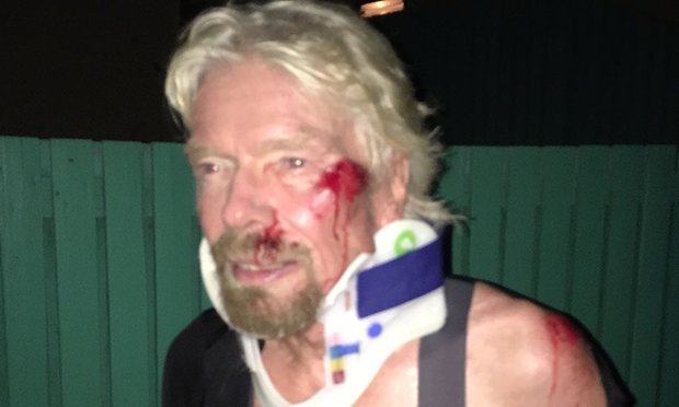 El magnate Richard Branson sobrevive a un accidente ciclístico a alta velocidad