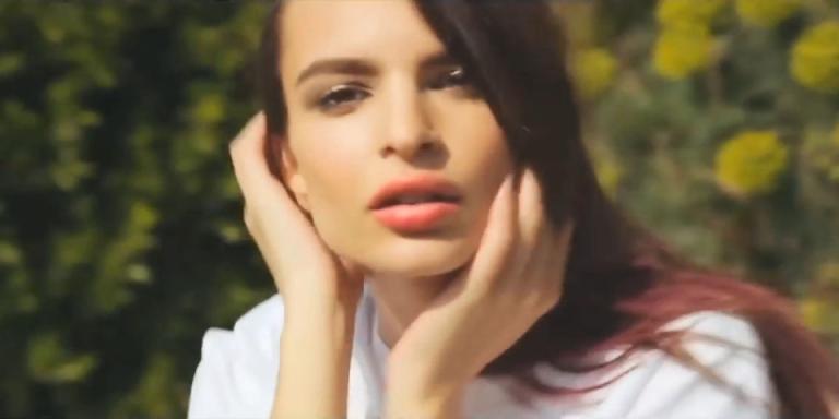 Emily Ratajkowski deja sin aliento a sus fans con un sensual video