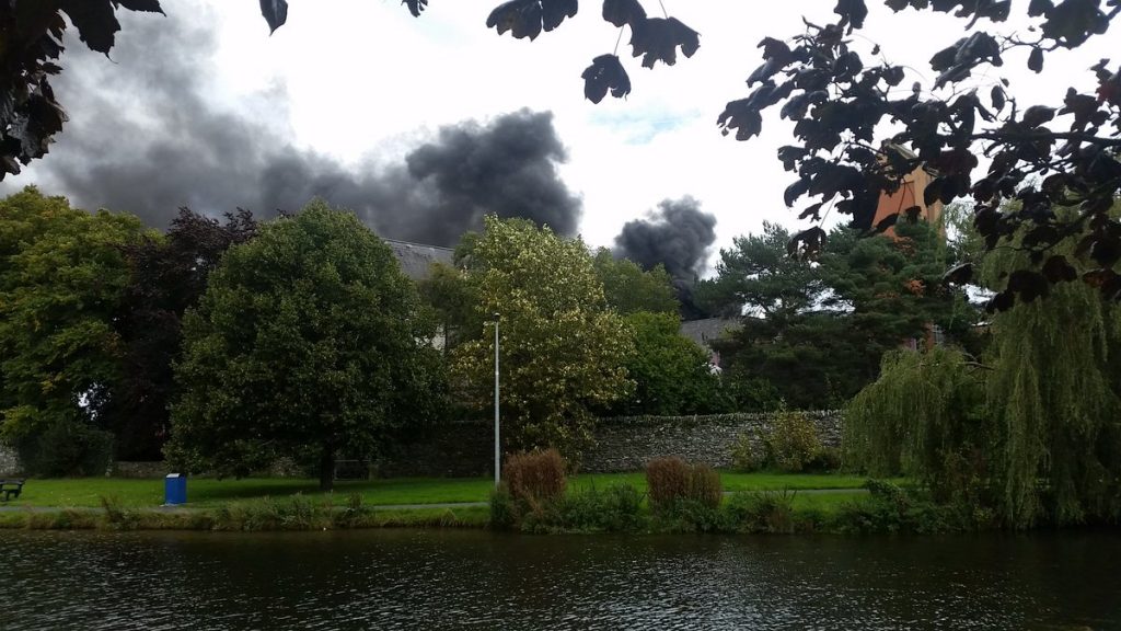 un-muerto-al-incendiarse-una-ambulancia-en-irlanda