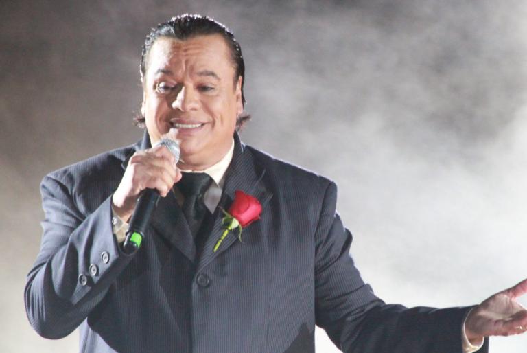 Último adiós a Juan Gabriel fue más concurrido que el funeral de Cantinflas