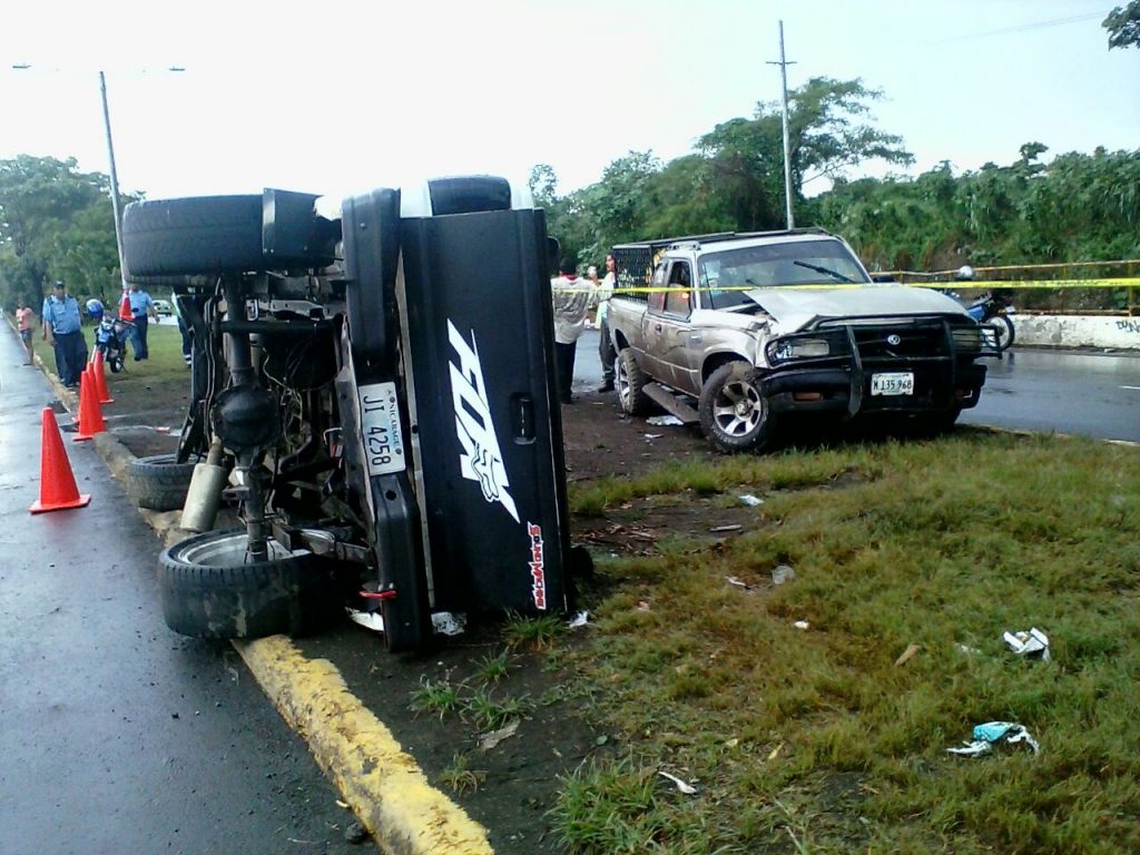 Choque De Camionetas Deja Un Muerto Y 4 Heridos En Carretera Norte