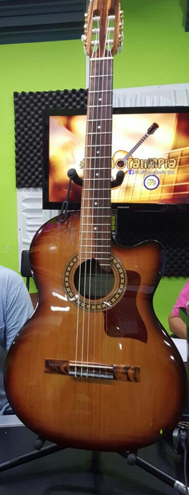 Ganador De Concurso Yamora Limpia Se Llevar A Su Casa Una Guitarra