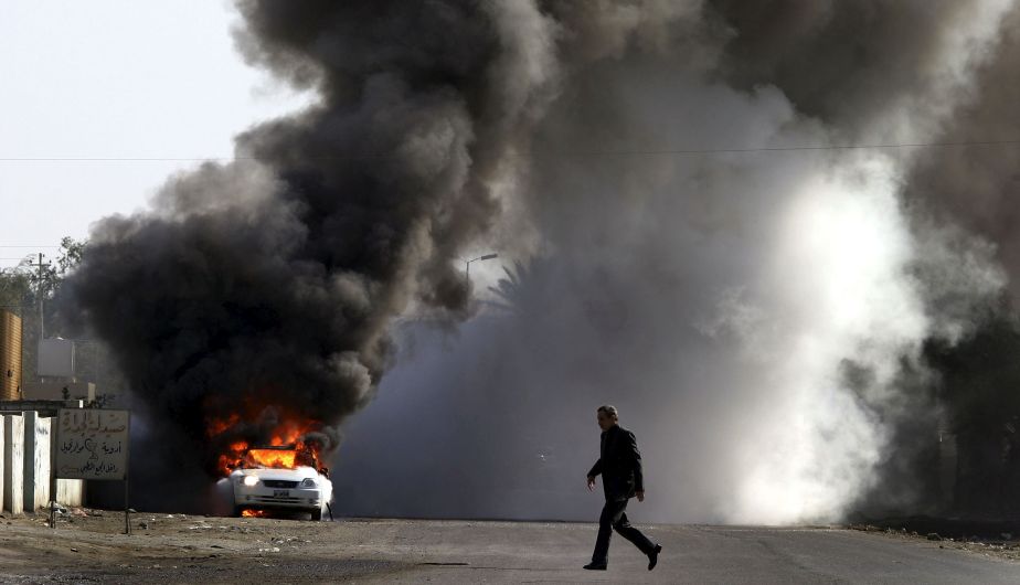 BAGHDAD, IRAQ - JANUARY 28: A car bomb went off next to a school in south of Baghdad one hour after a suicide bomber targeted a police station in the same area. January 28, 2005, Baghdad, Iraq. Baghdad is witnessing a surge of violence as the country prepares for elections on Sunday (Photo by Ghaith Abdul-Ahad/Getty Images).