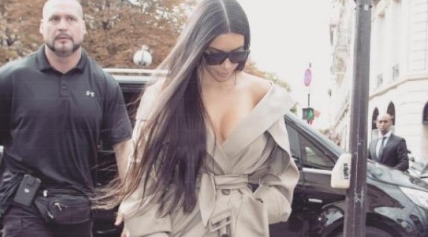 Kim Kardashian afectada por robo a mano armada en París