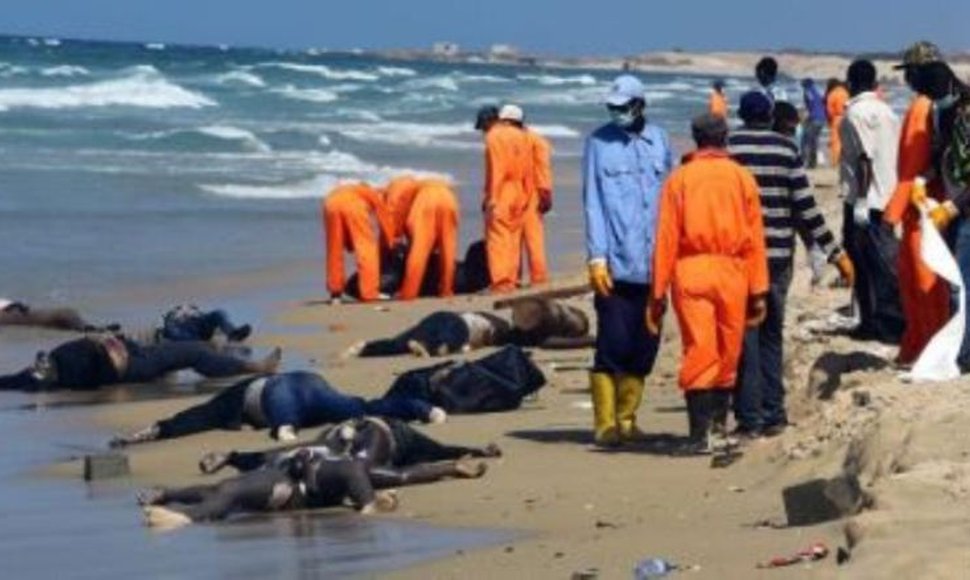 Tragedia en el Mediterráneo: 25 muertos en lancha neumática