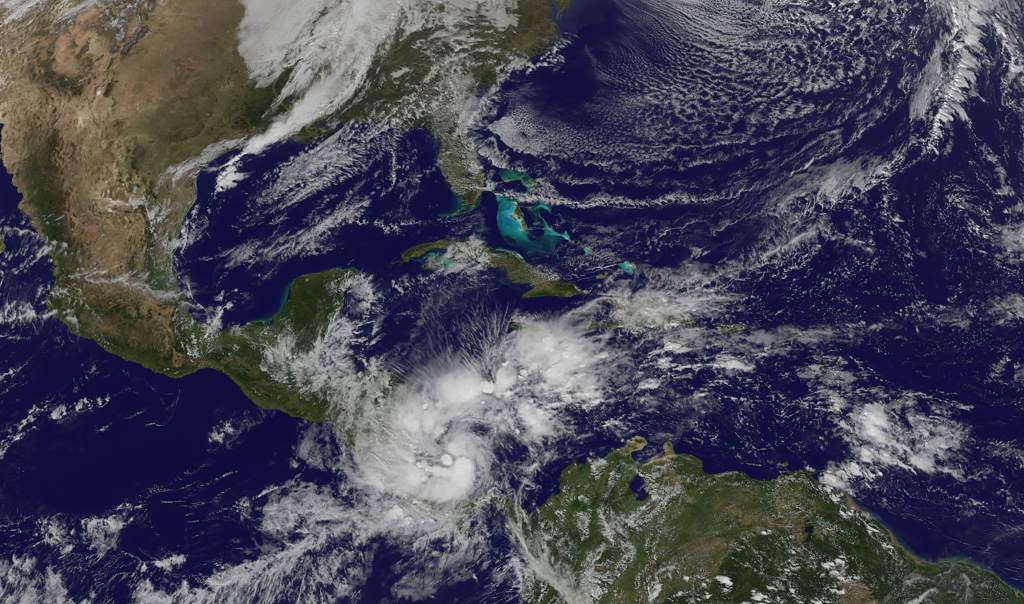 Tormenta tropical Otto se aproxima lentamente a Costa Rica y Nicaragua