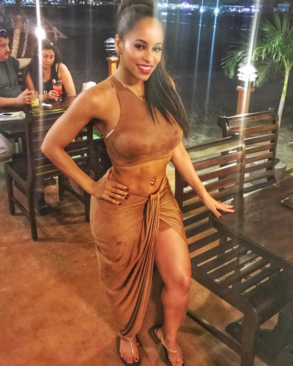 Fashionista norteamericana de visita en paradisíacas playas de Nicaragua |  La Nueva Radio YA