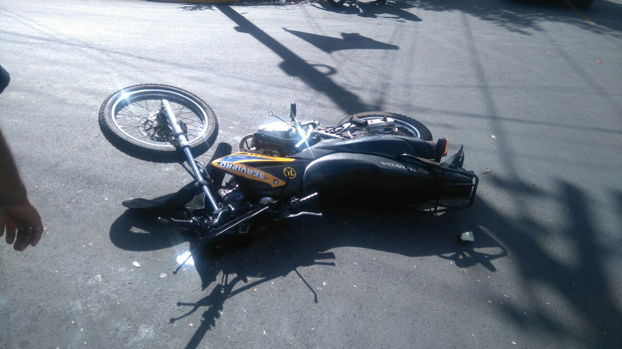 Motociclista muere tras ser impactado por una camioneta en San ... - La Nueva Radio YA