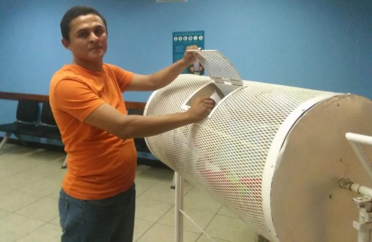 Hijos siguen depositando cartas para ganar premios en evento #LaMadrePanza