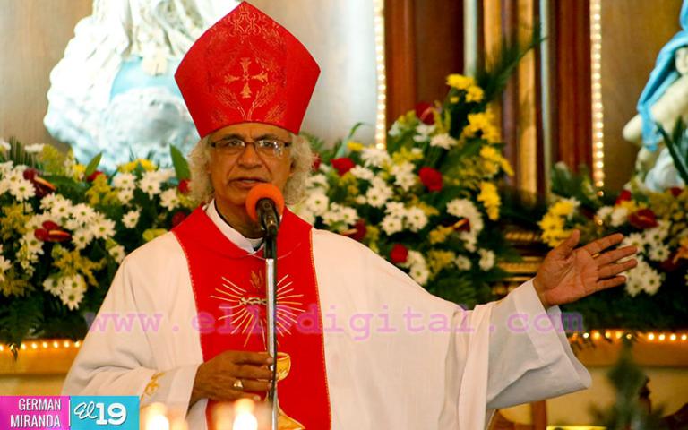Compañera Rosario saluda 43 años de vida sacerdotal del Cardenal Leopoldo Brenes