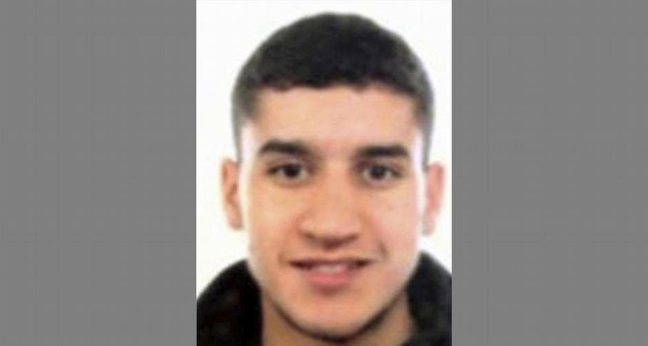 Younes Abouyaaqoub portaba cinturón explosivos en Barcelona